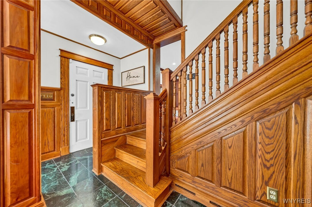 Property Photo:  32 Westfield Road  NY 14226 