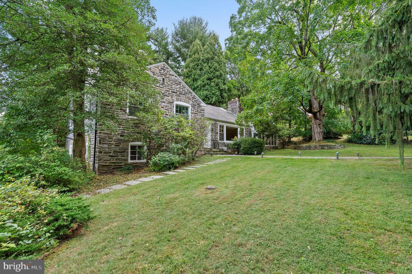 Property Photo:  229 Beech Hill Road  PA 19096 