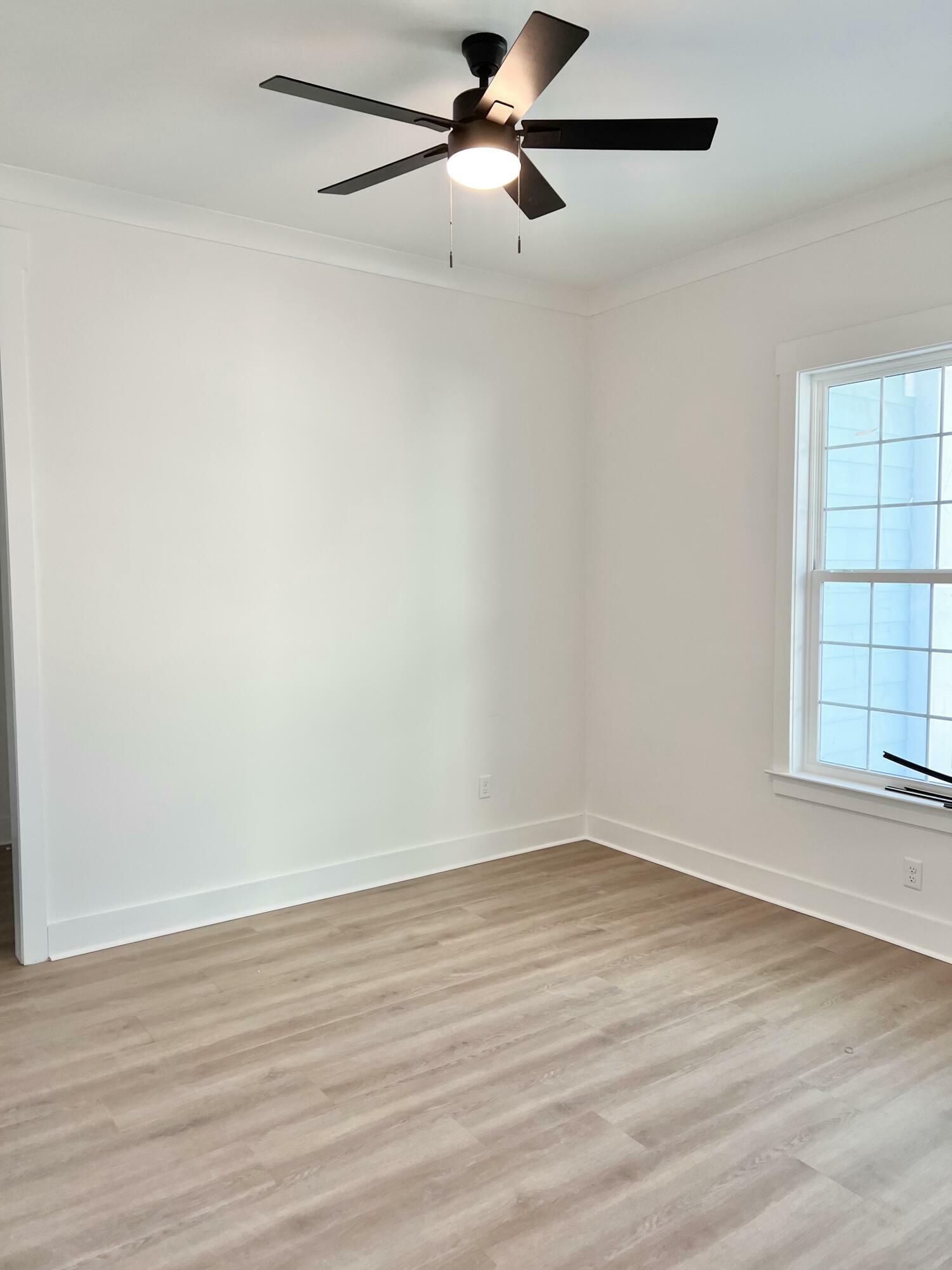 Property Photo: 236 Foxglove Run FL 32578