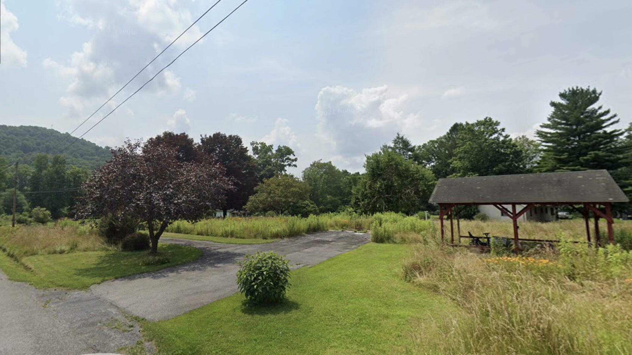 Property Photo:  901 Church St  WV 25984 