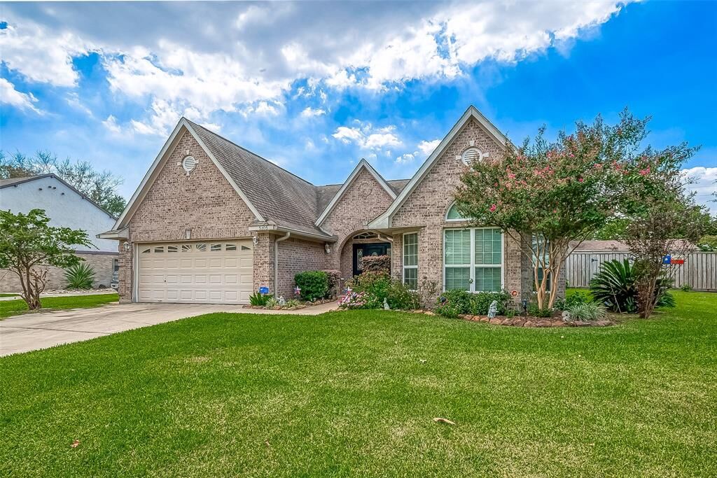 Property Photo:  5105 Inverness Drive  TX 77521 
