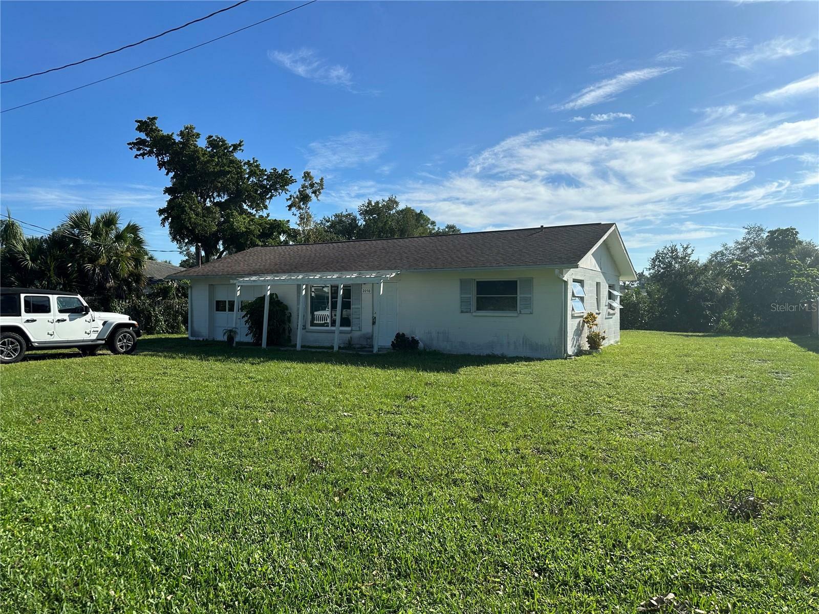 Property Photo:  2050 E Crest Drive  FL 34223 