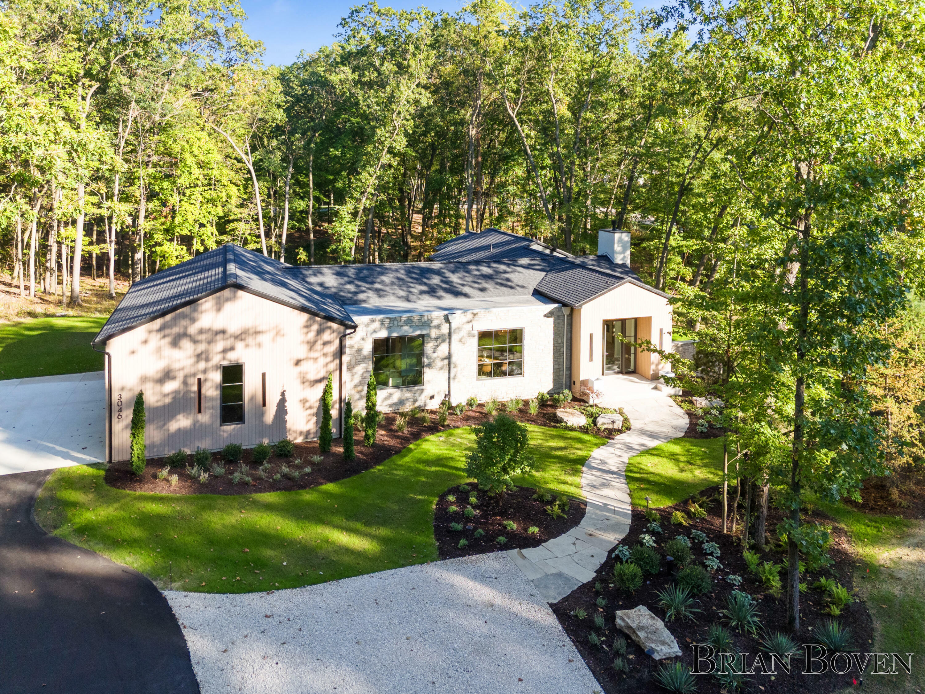 Property Photo: 3046 W Locust Lane SE MI 49301