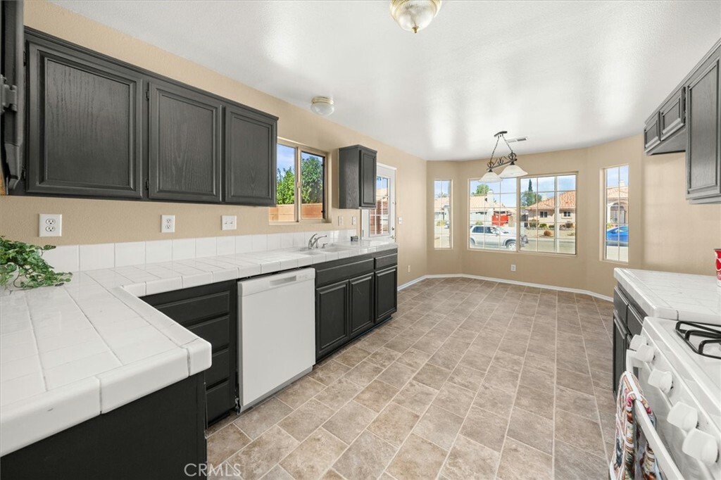 Property Photo:  5720 Barcelona Drive  CA 93552 