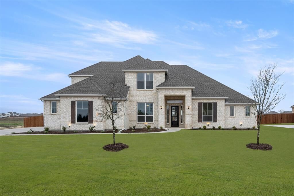 Property Photo: 135 Hollingsworth Lane TX 75154