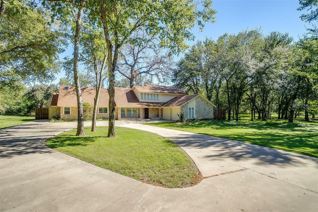 Property Photo:  9500 Bellechase Road  TX 76049 