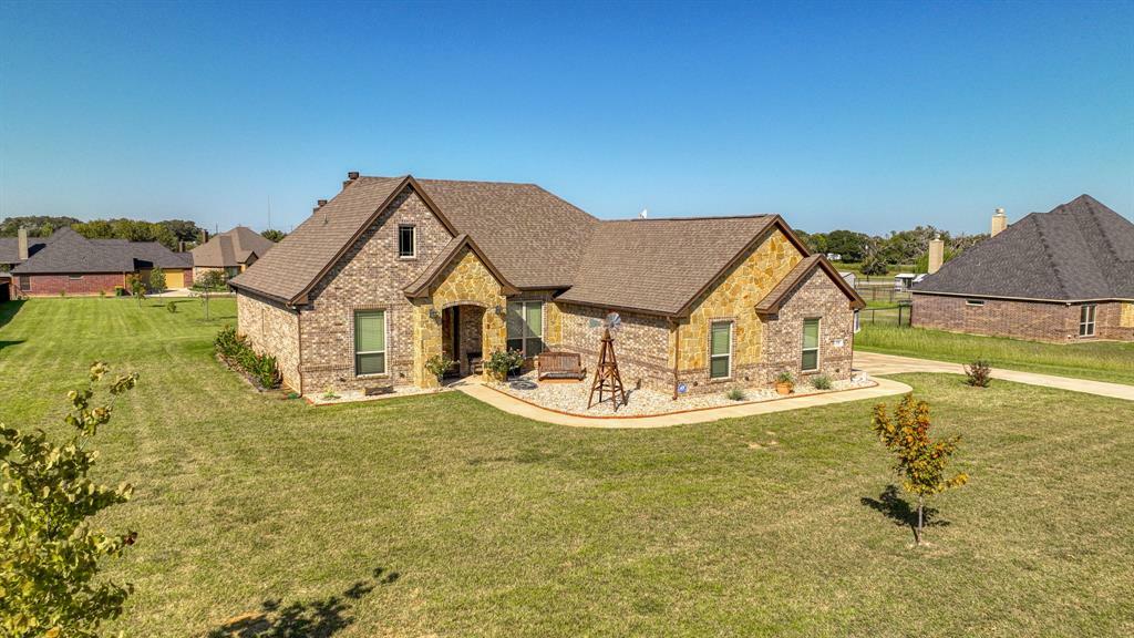 Property Photo:  228 Etta Lane  TX 76082 