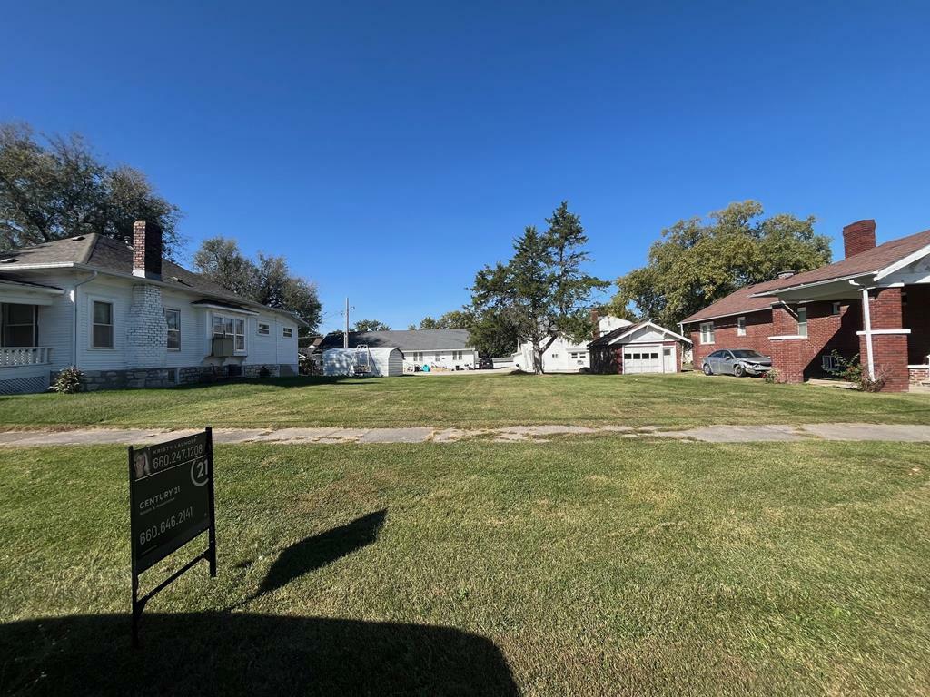 Property Photo:  614 Walnut Street  MO 64601 