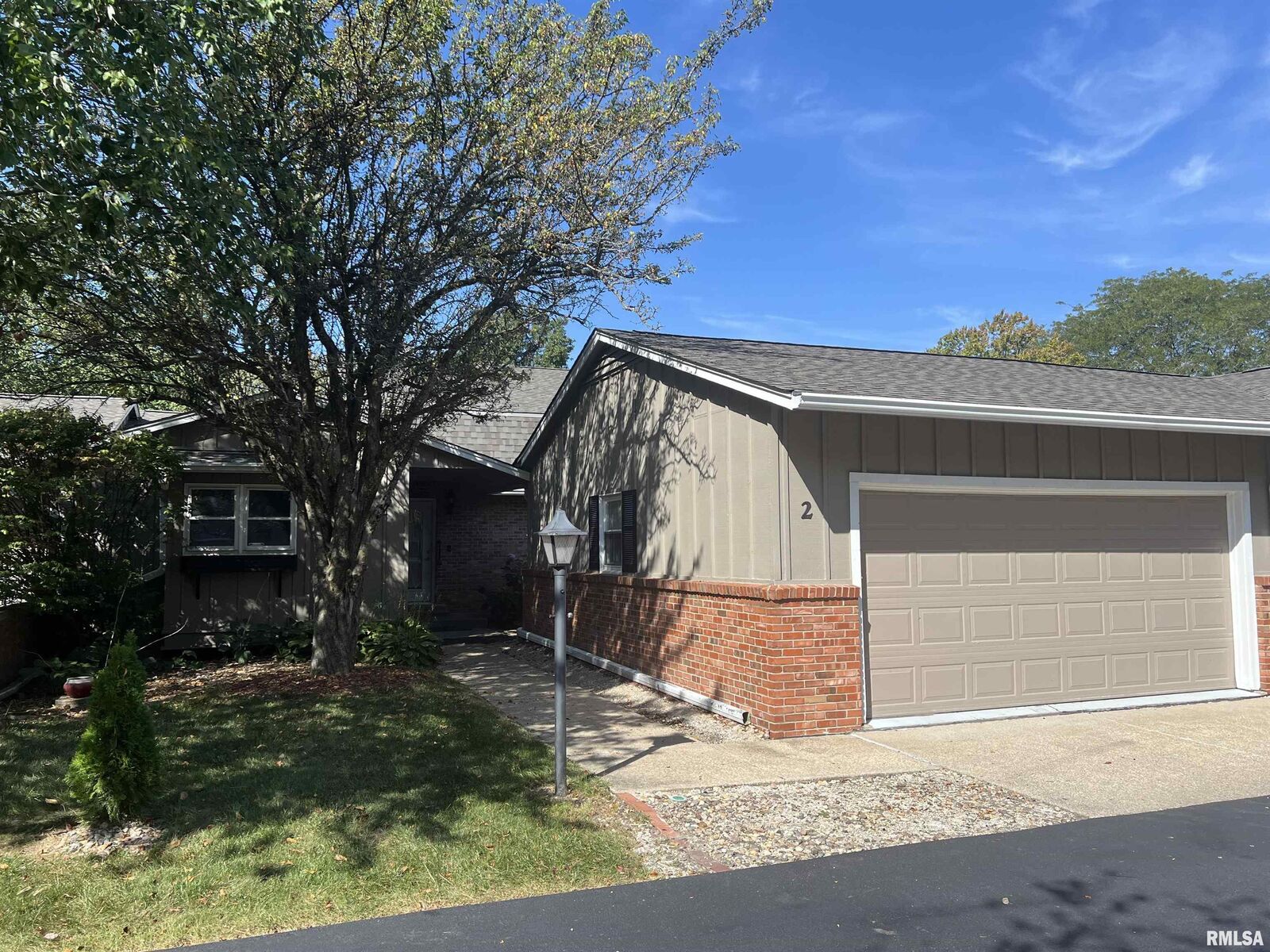 Property Photo: 7100 Fox Point Drive 2 IL 61614