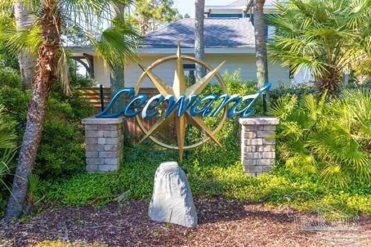 Property Photo:  4978 Leeward Dr  FL 32507 