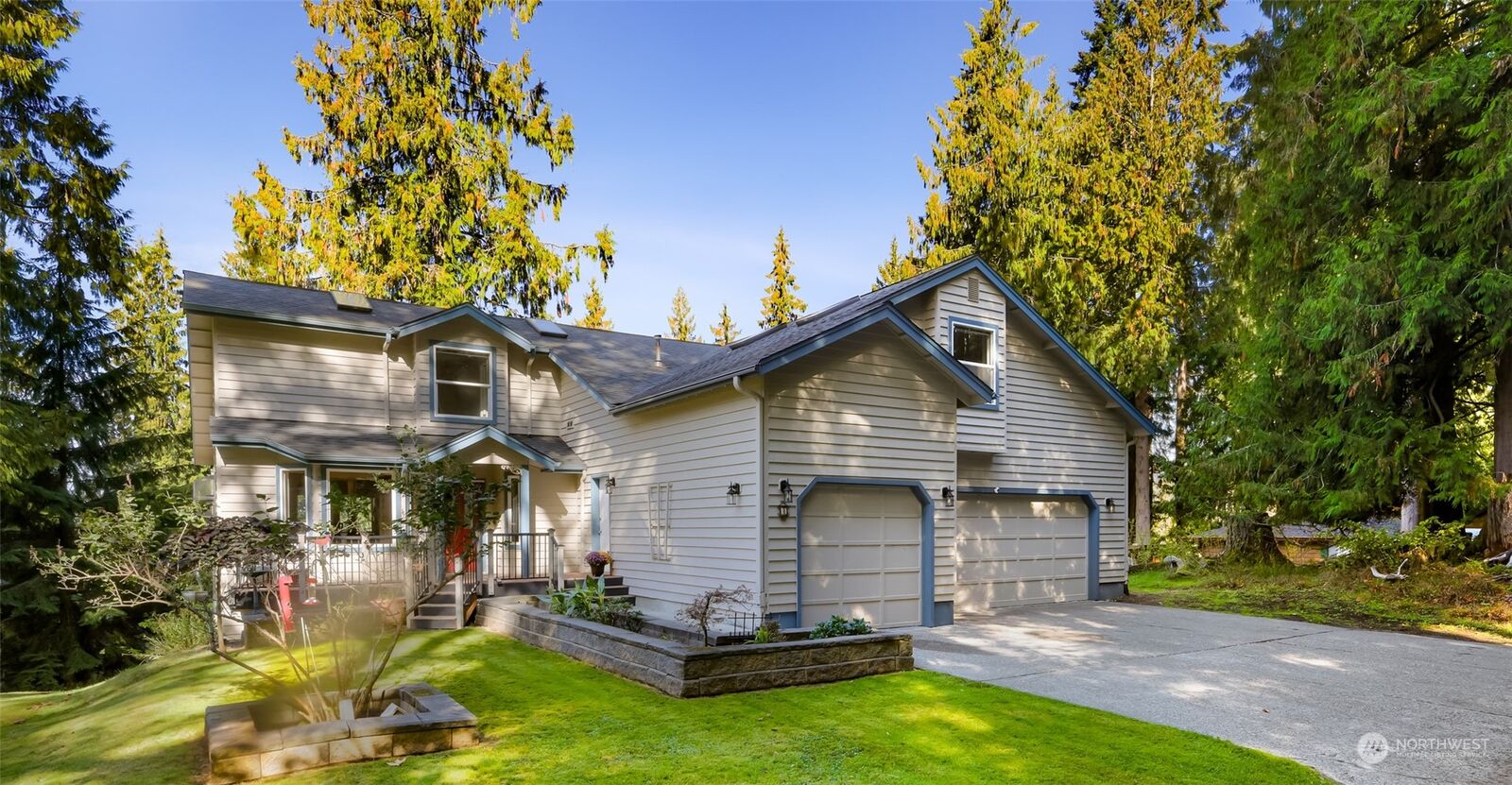 Property Photo:  8  Swallow Circle  WA 98229 