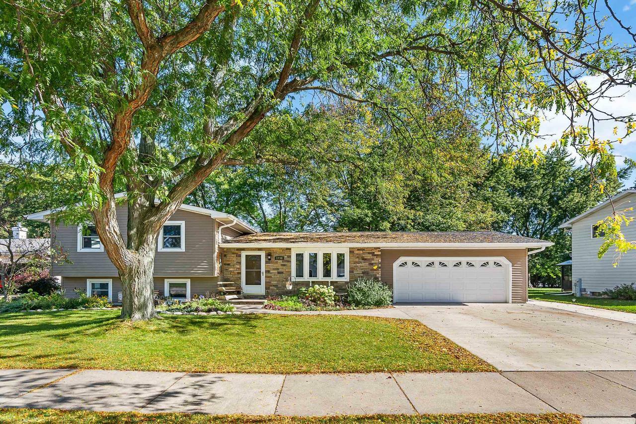 Property Photo:  1730 Brentwood Drive  WI 54904 