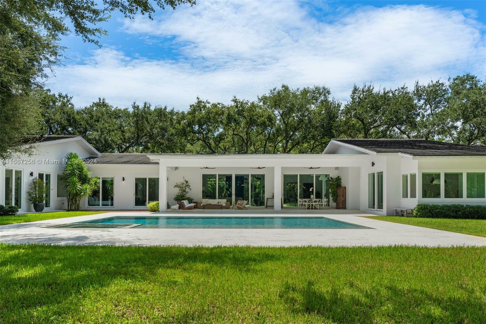 Property Photo:  5501 Snapper Creek Rd  FL 33156 