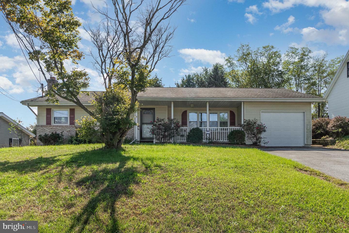 Property Photo:  8151 Somerset Street  PA 17036 