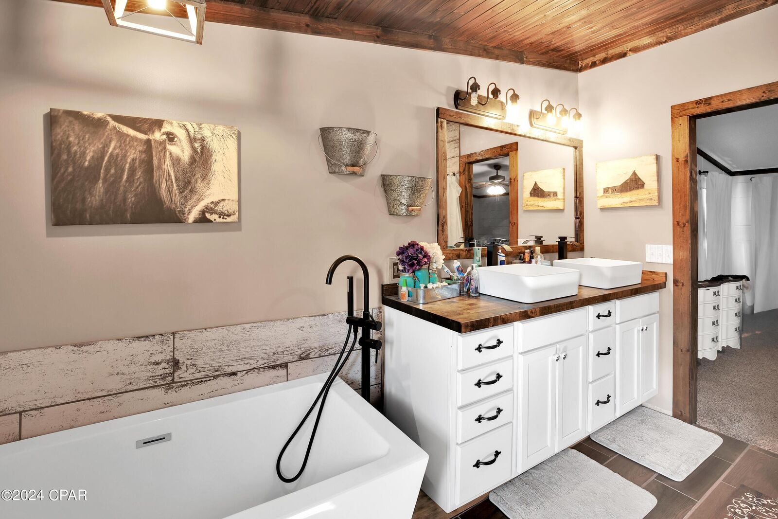 Property Photo:  17011 Roll O Home Road  FL 32438 