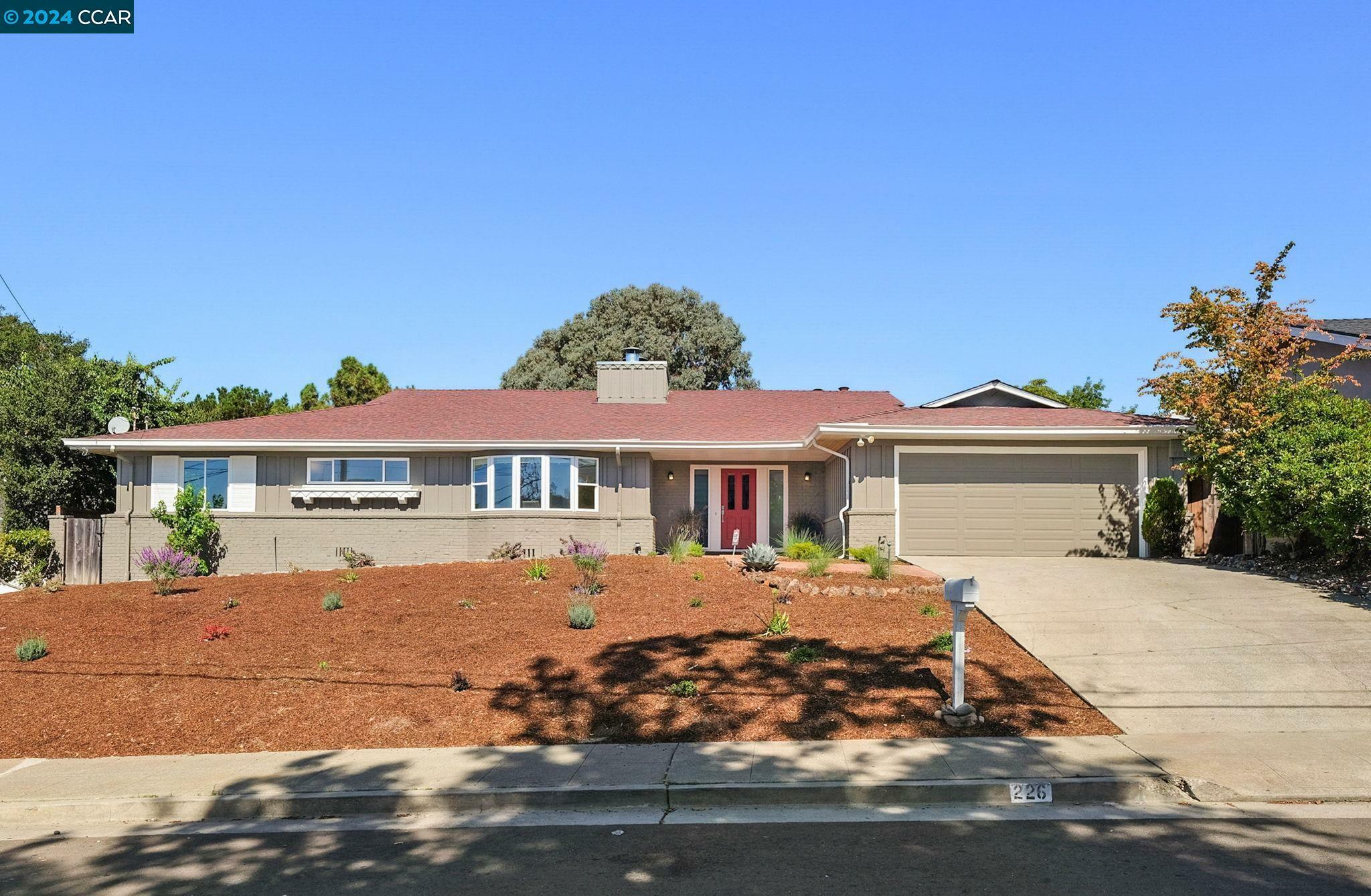 Property Photo:  226 Sequoyah View Drive  CA 94605 