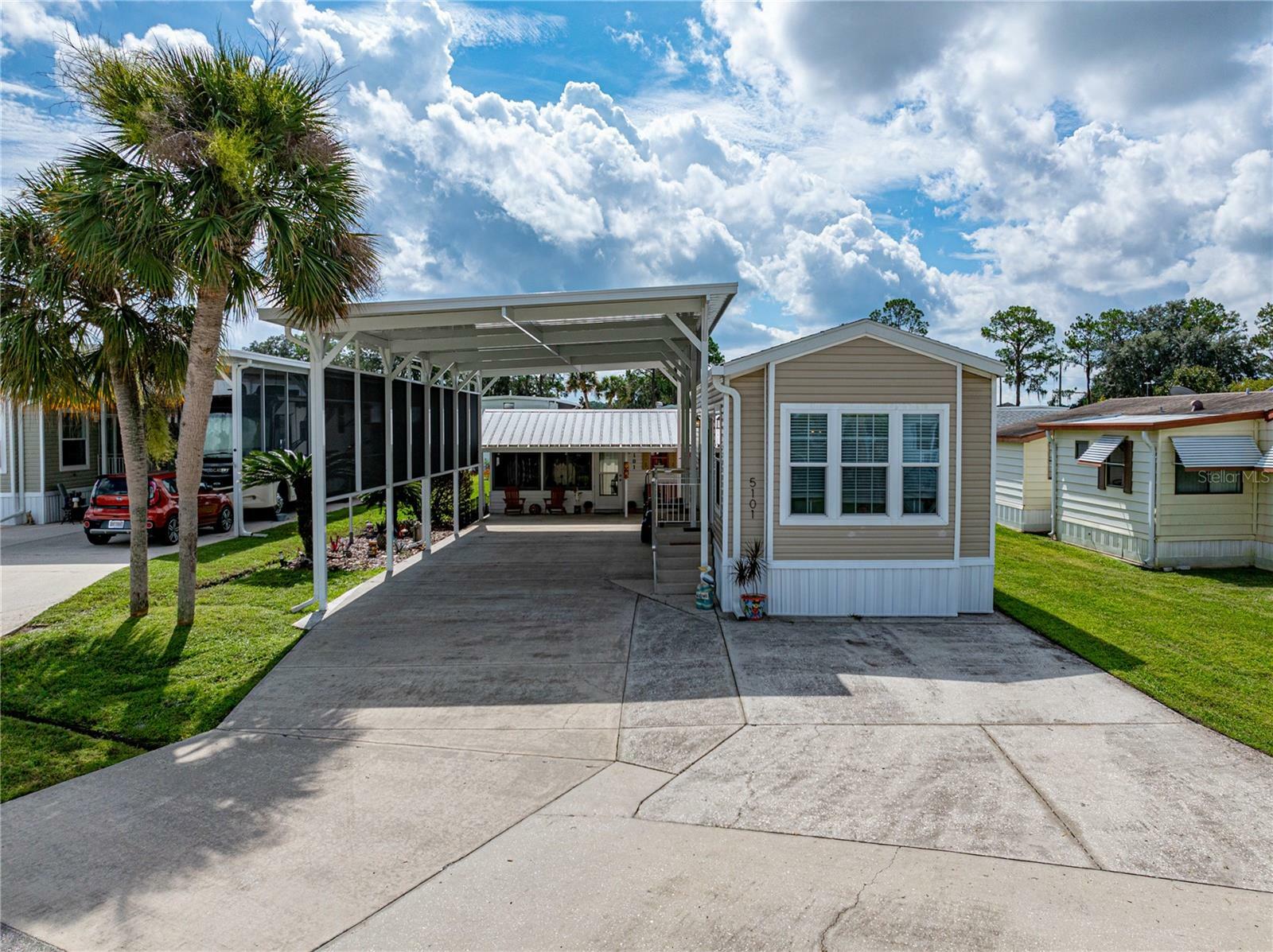 Property Photo:  5101 Shore Line Drive  FL 33868 