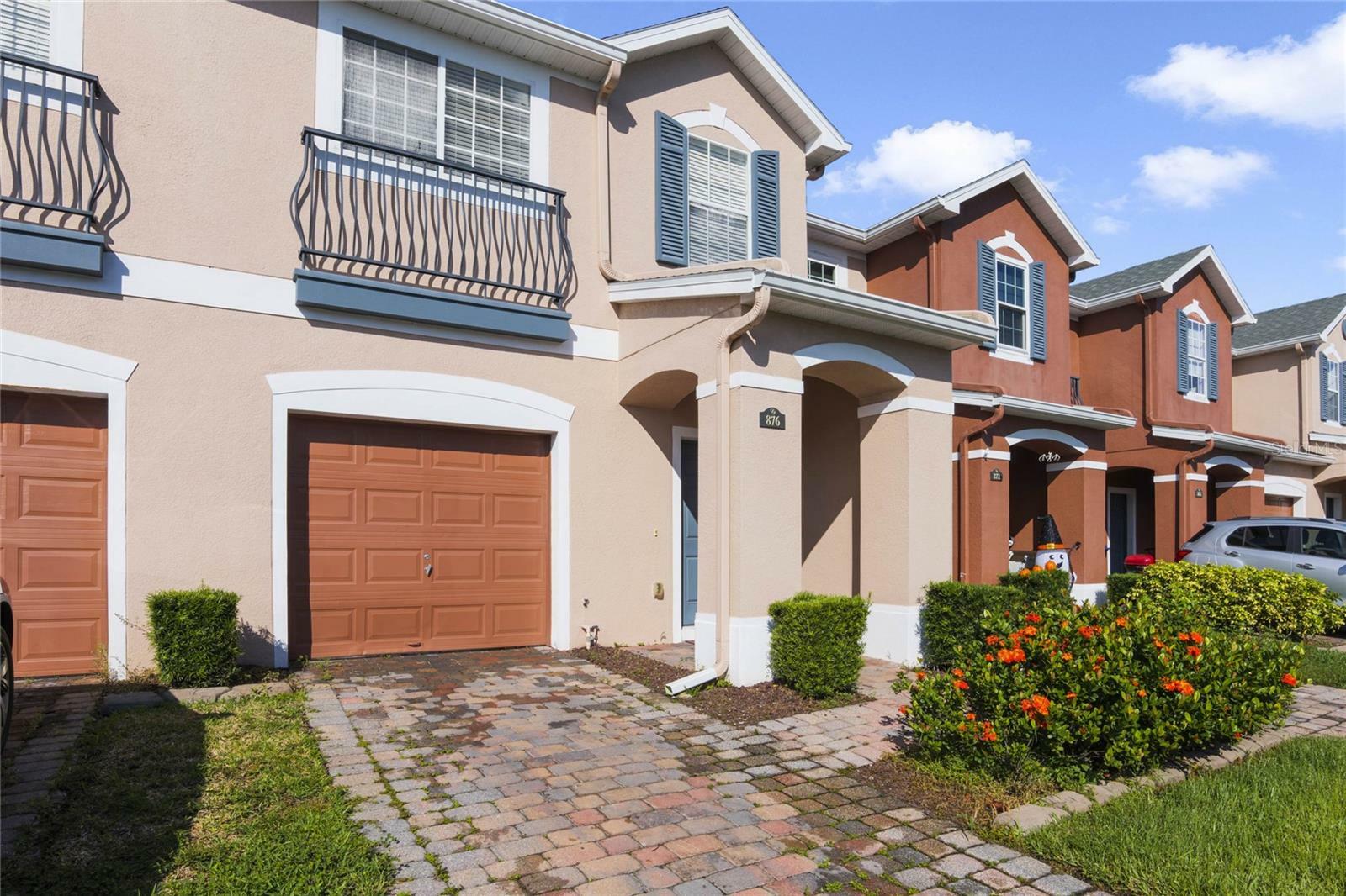 Property Photo:  876 Park Grove Court  FL 32828 