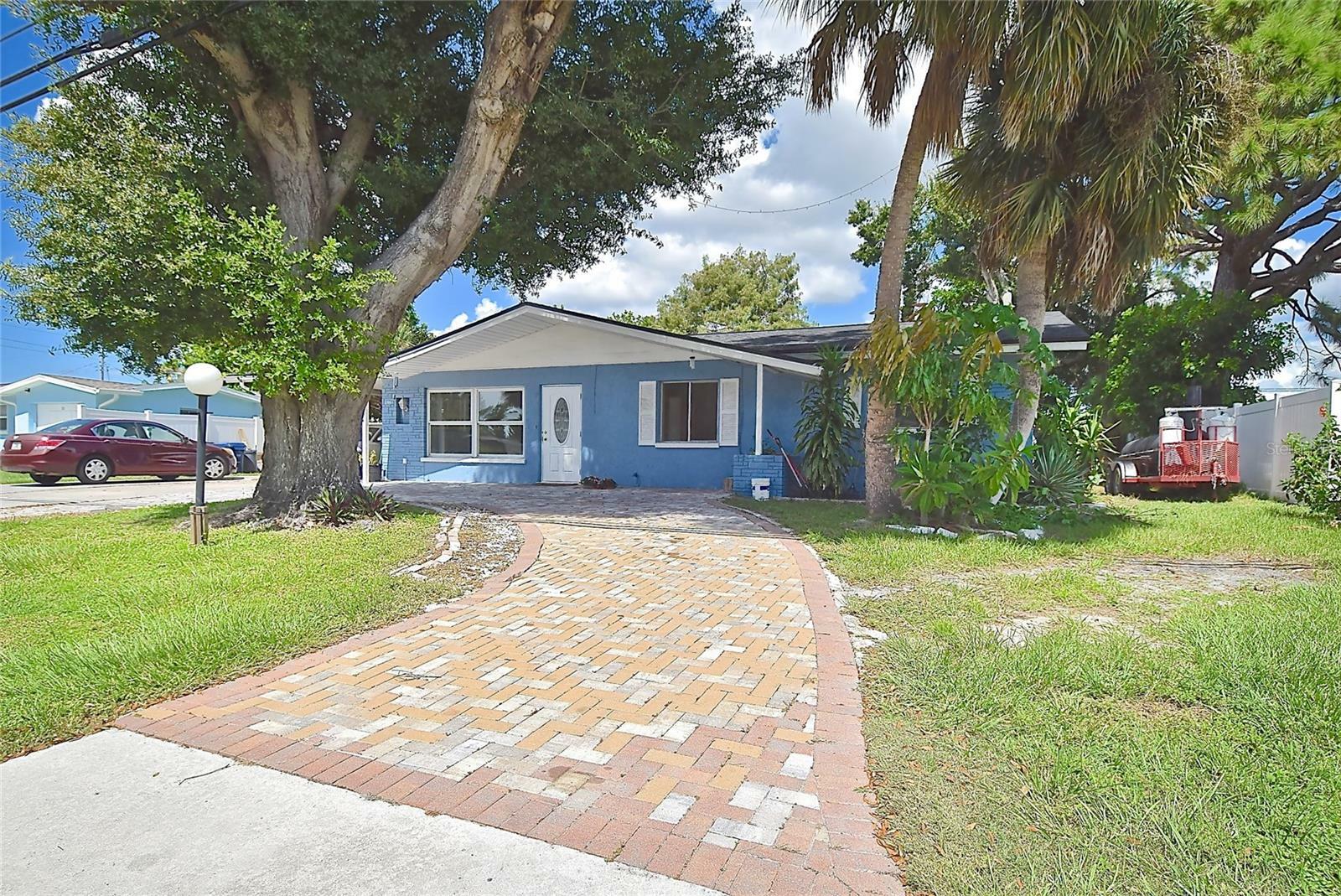 Property Photo:  255 Shamrock Boulevard  FL 34293 