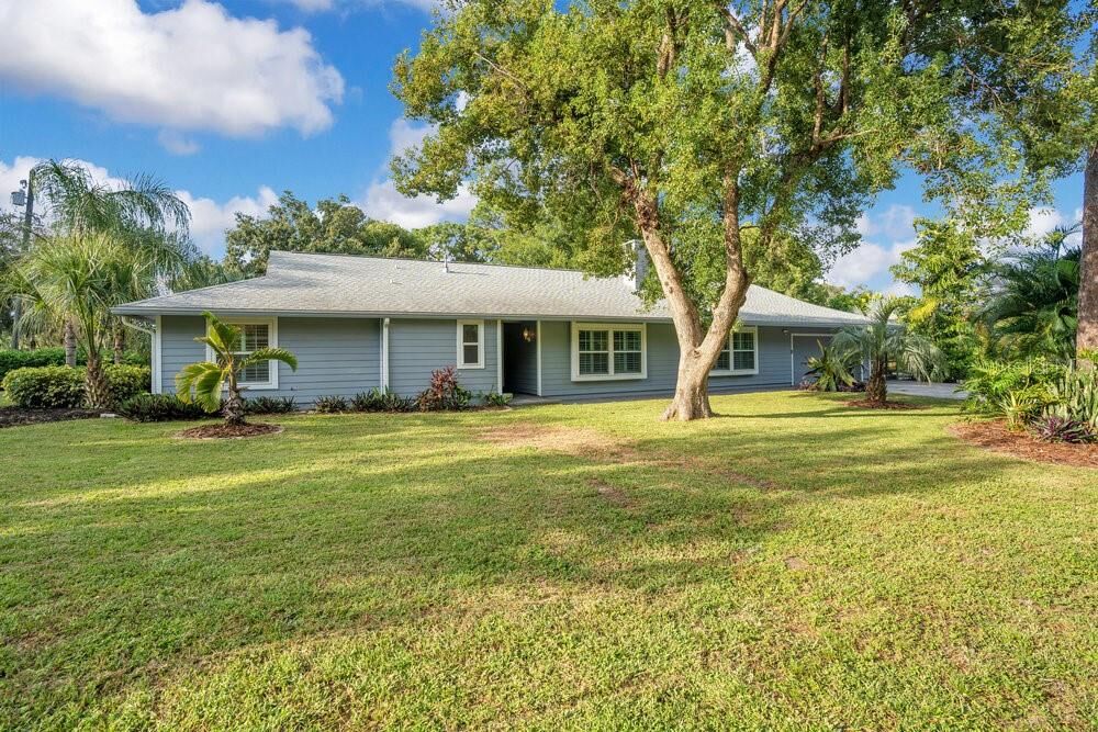 Property Photo: 235 Oakdale Street FL 34786