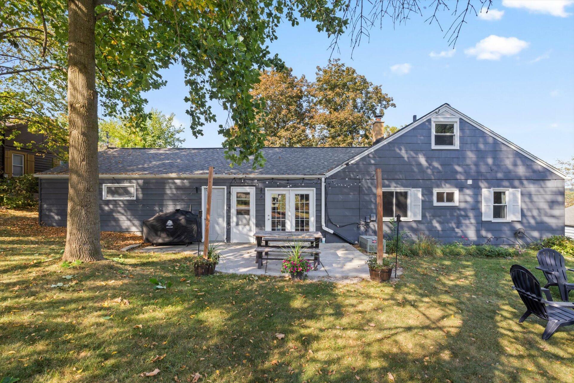 Property Photo:  W271n2636 Pear Tree Ln  WI 53072 