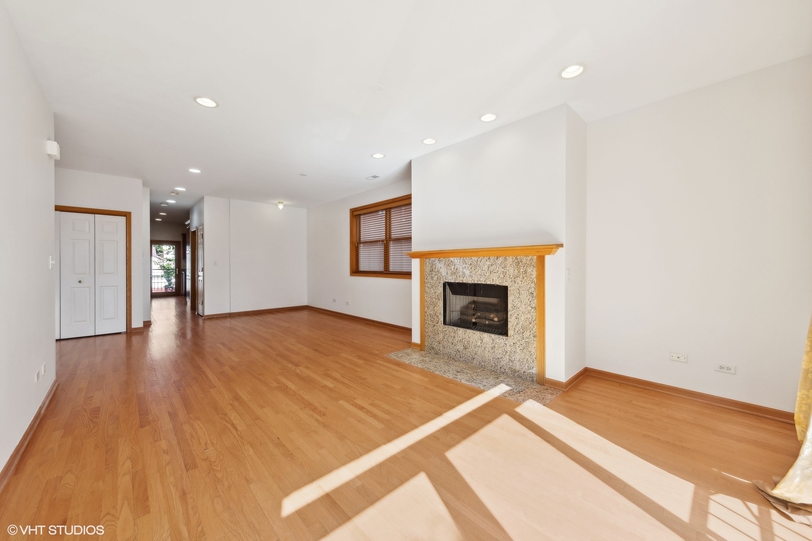 Property Photo:  1426 W Lexington Street 2  IL 60607 