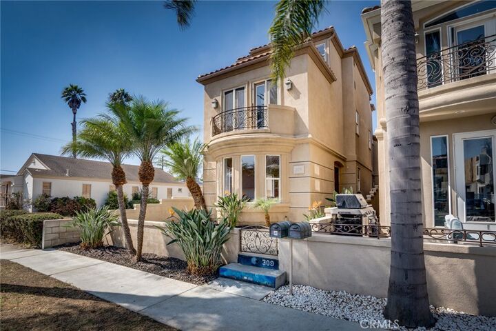 Property Photo:  309 8th Street  CA 92648 