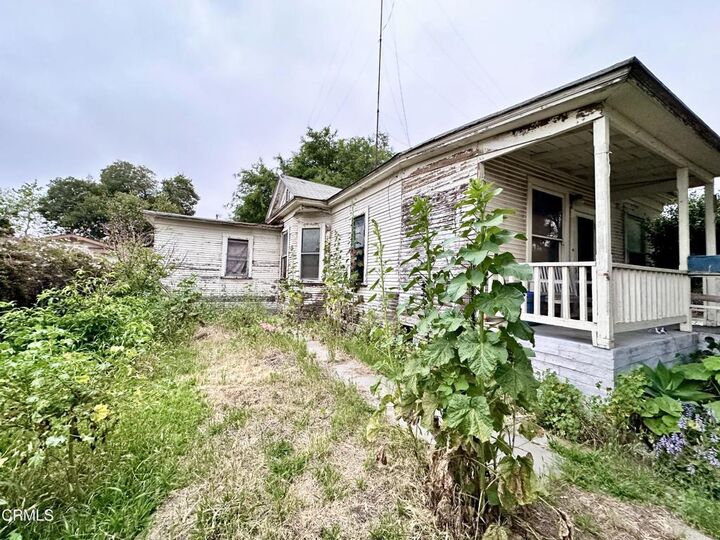Property Photo: 134 N Palm Avenue CA 93060