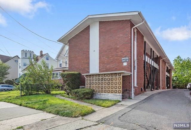 Property Photo:  86 Chestnut Street 2  NJ 07070 