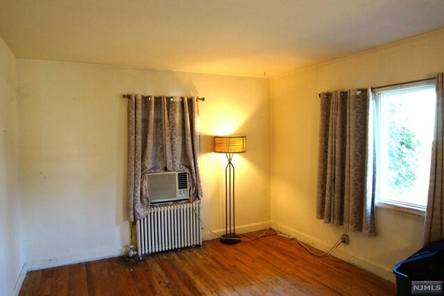 Property Photo:  11 Gray Street  NJ 07006 