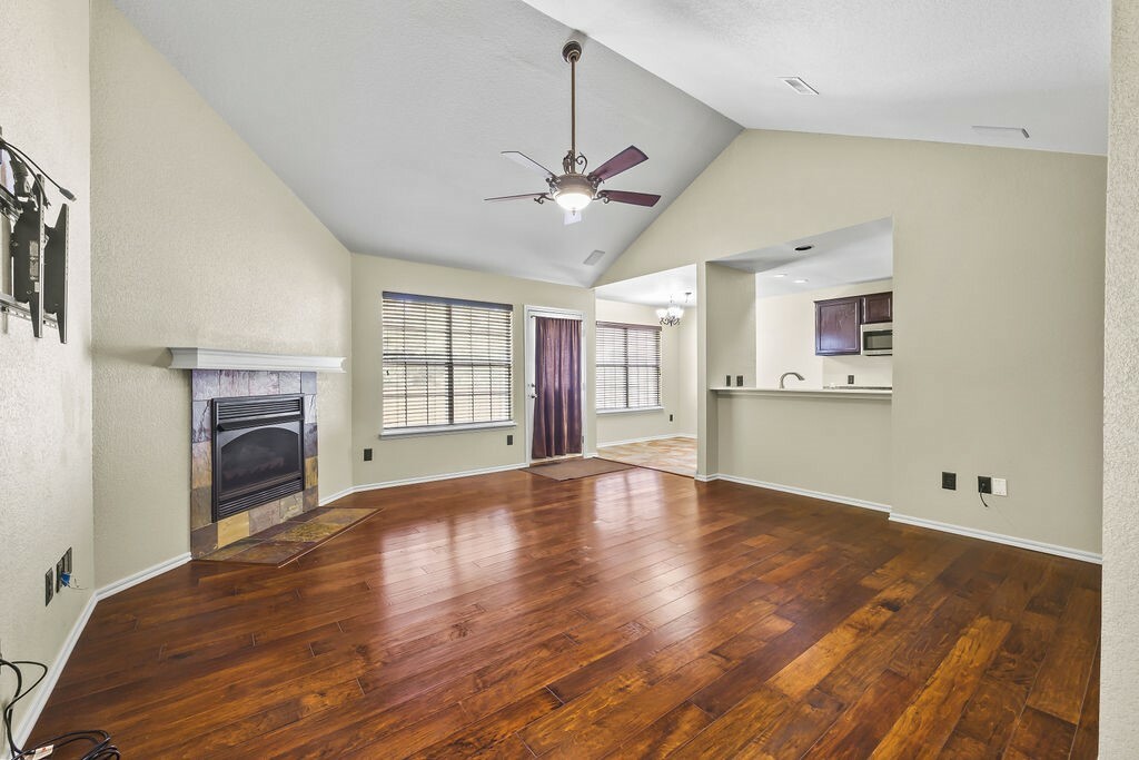 Property Photo:  200 S Bailey Street  AR 72745 