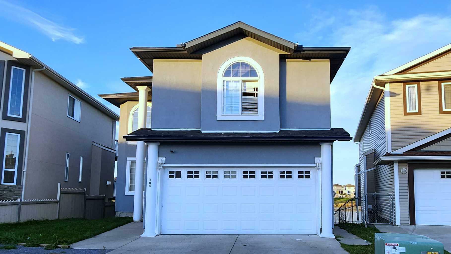 Property Photo:  104 Taracove Crescent NE  AB T3J 4R2 