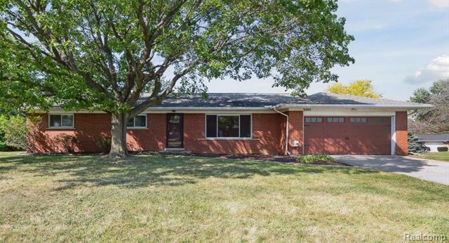 Property Photo:  5492 Jerome Lane  MI 48439 