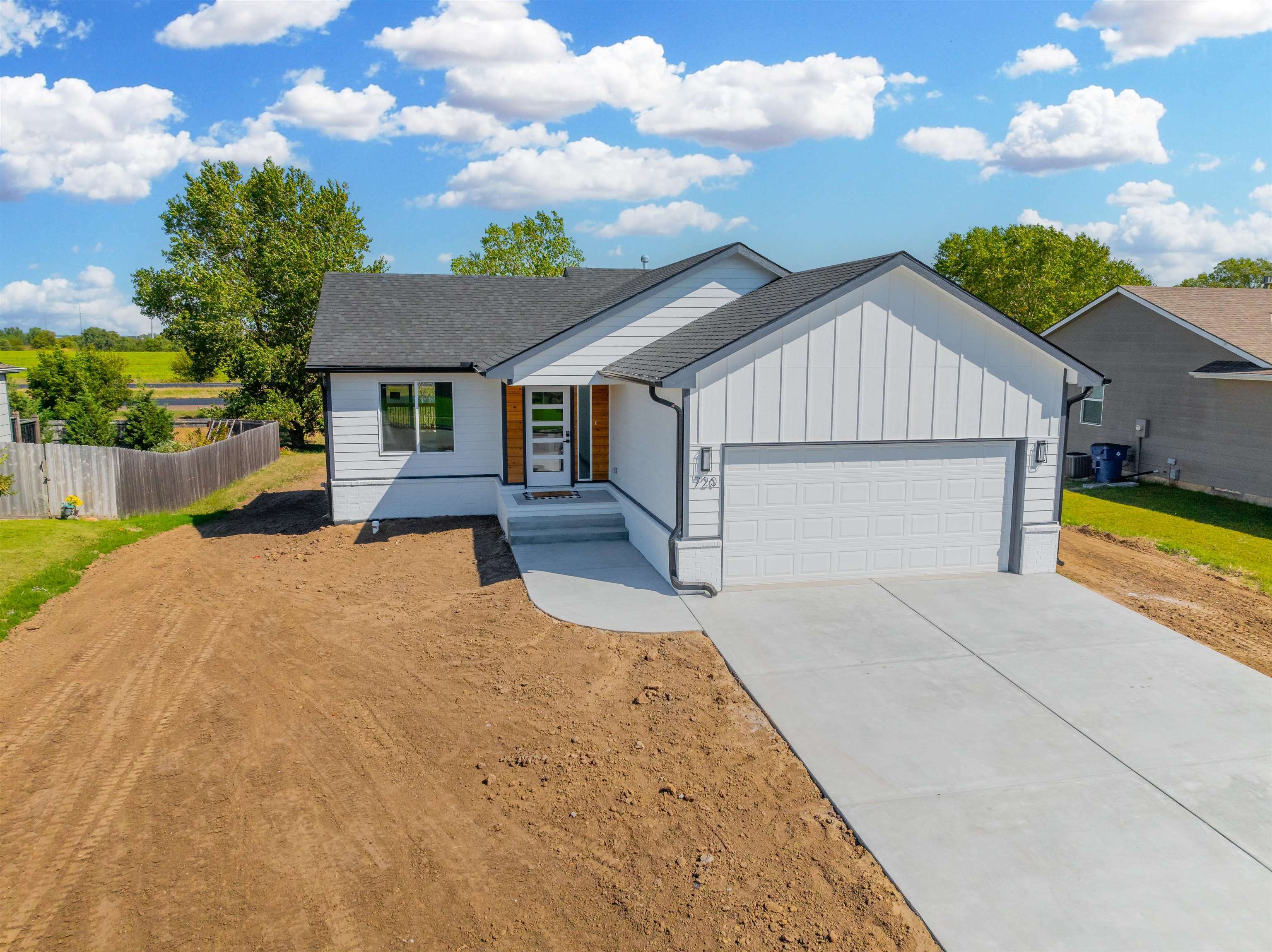 Property Photo:  720 S Longbranch  KS 67101-7004 