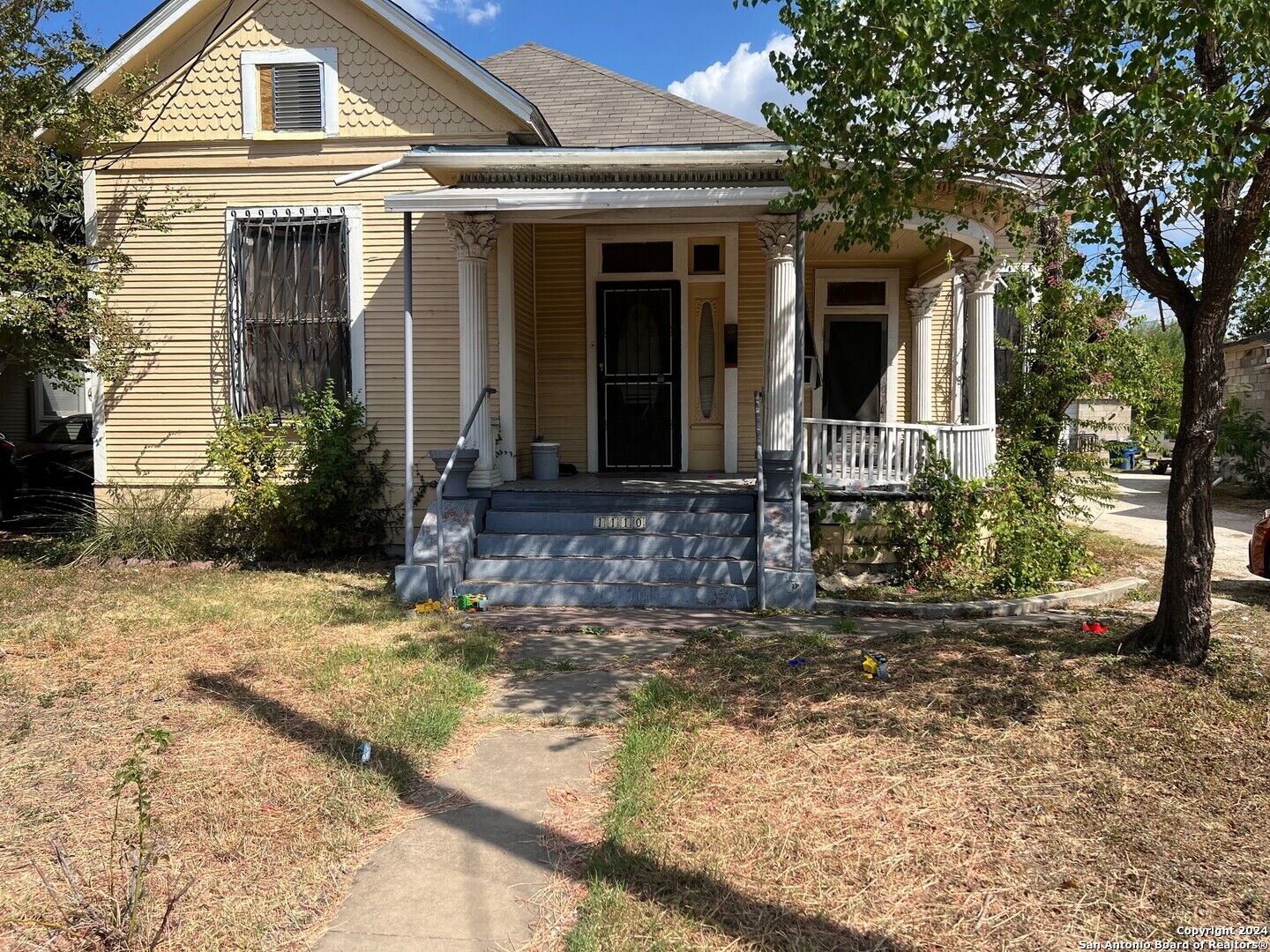 Property Photo: 1110 S Hackberry St TX 78210