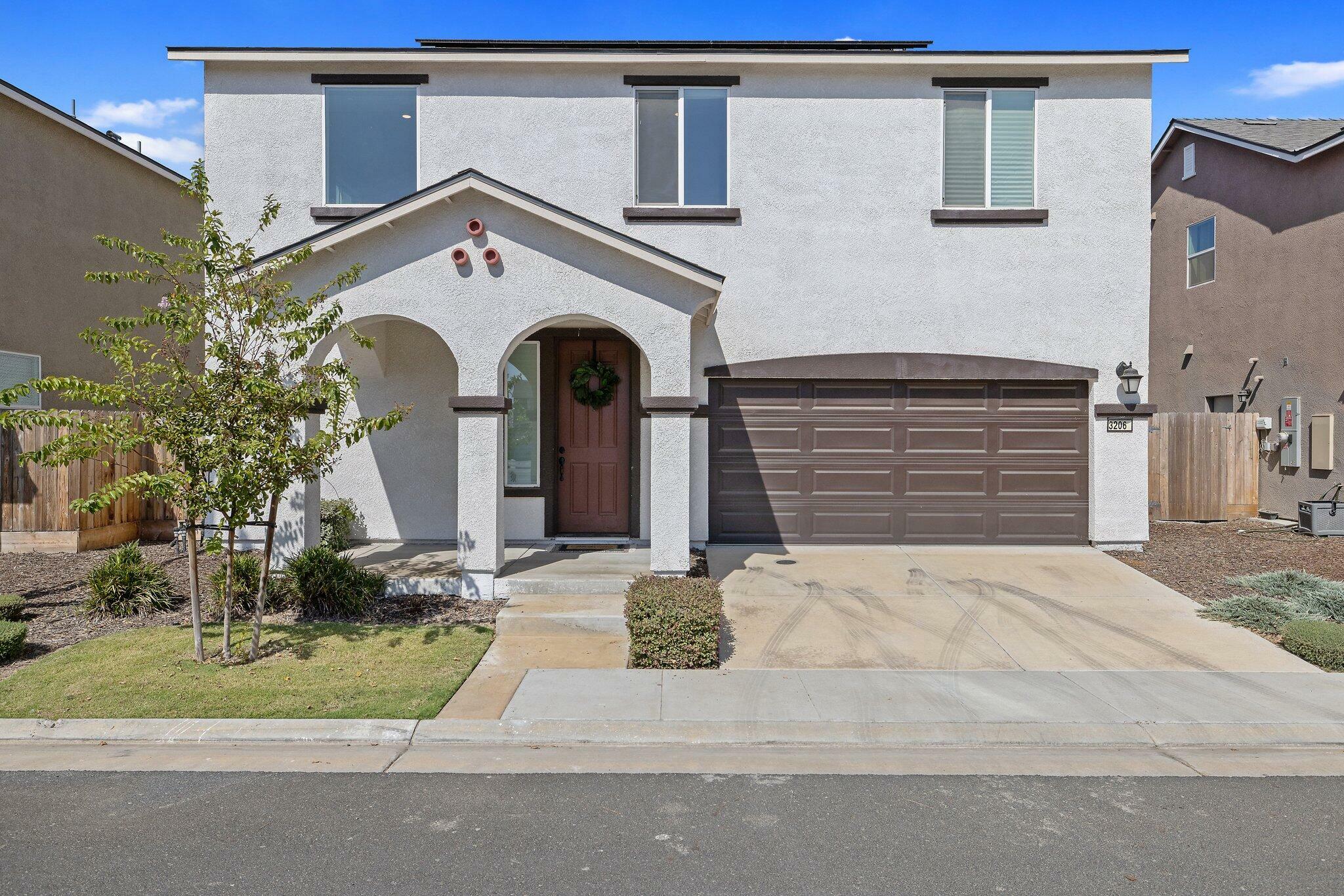 Property Photo:  3206 E Seeger Avenue  CA 93292 