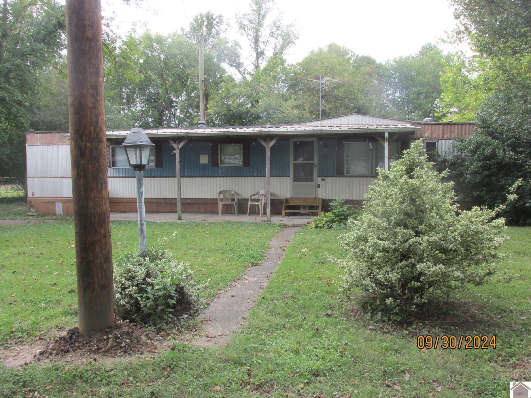 Property Photo: 55 E 1st St KY 42044