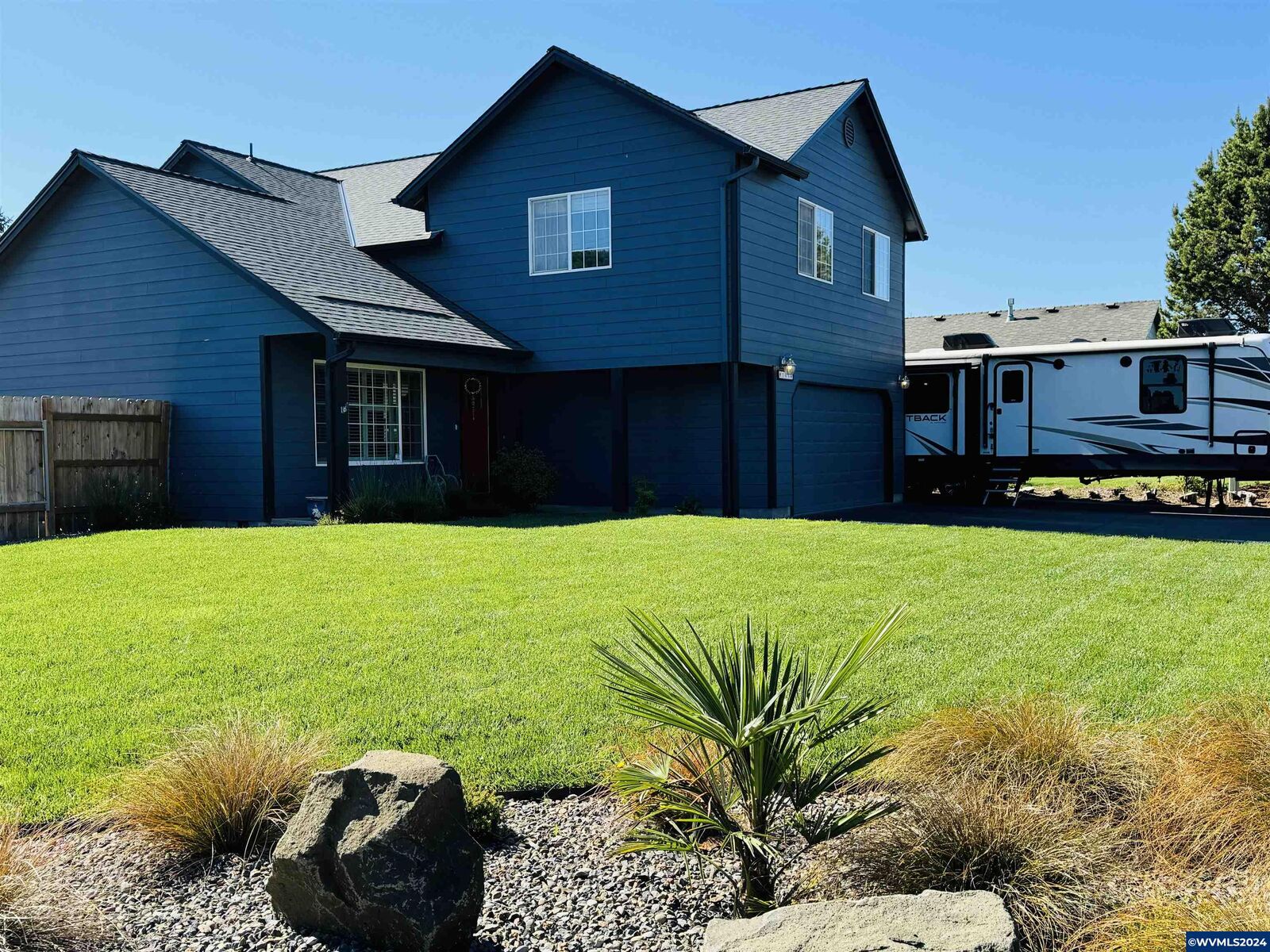 Property Photo: 1994 Zachris Ct NE OR 97303