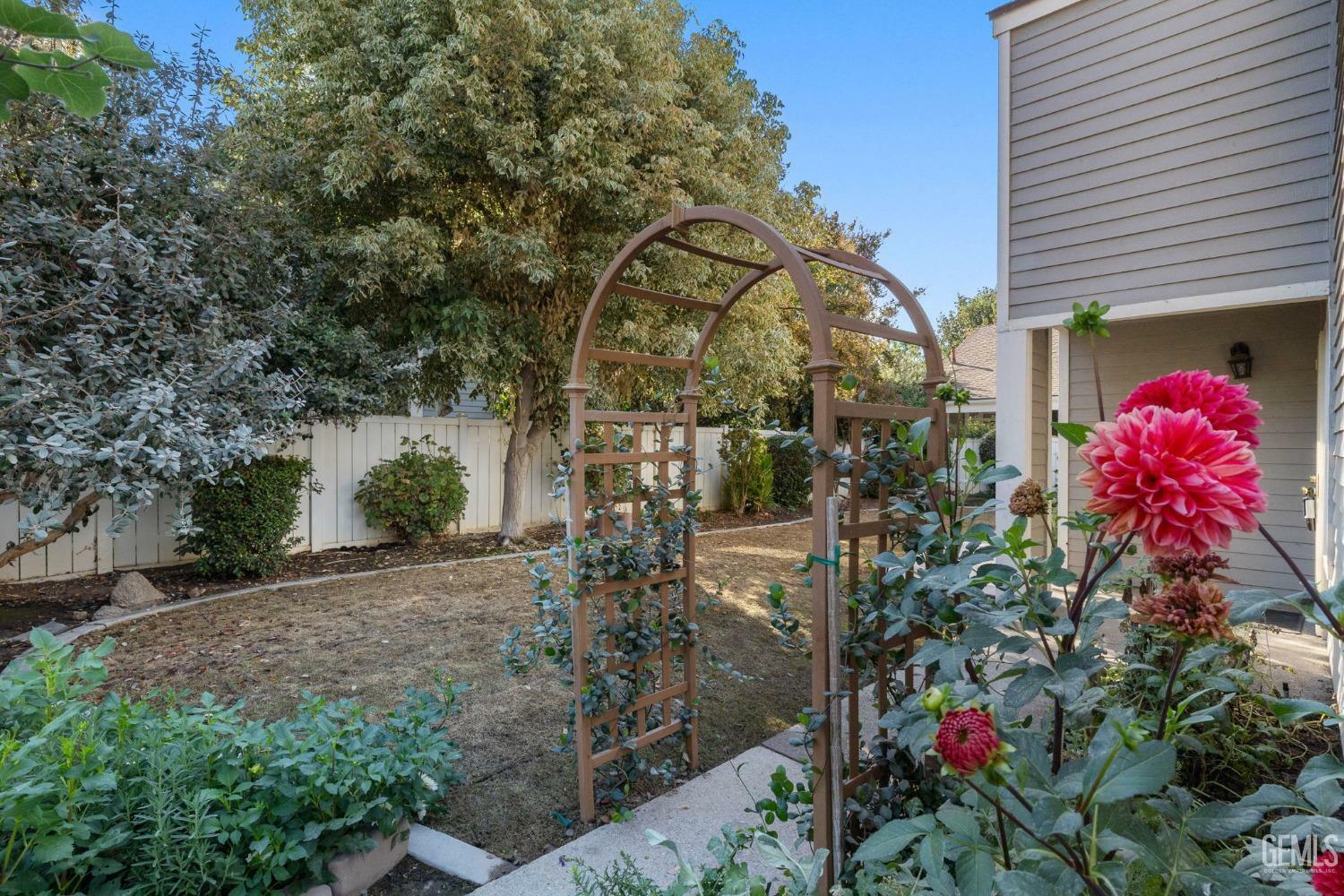 Property Photo:  8000 Kroll Way 52  CA 93311 