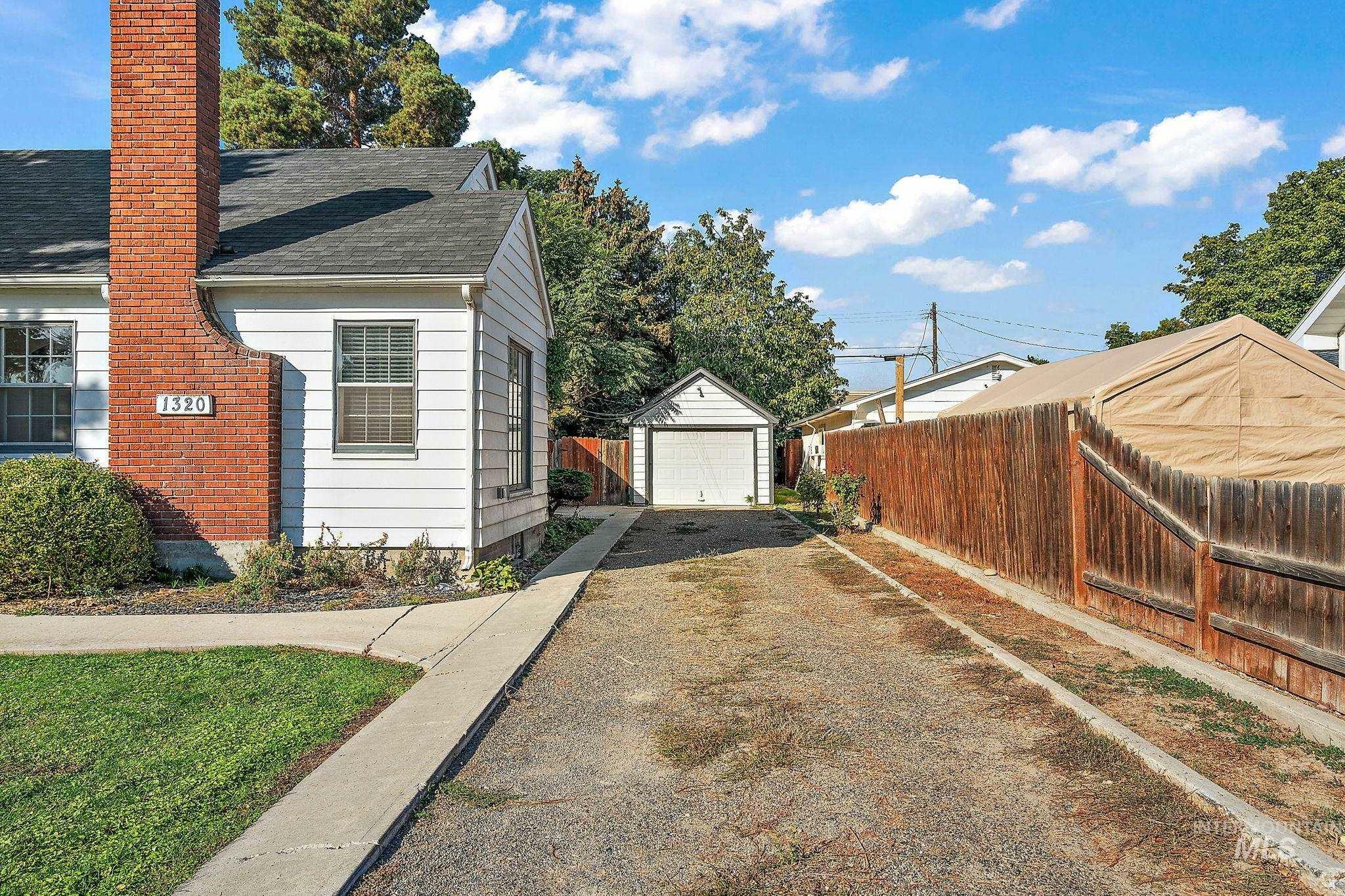 Property Photo:  1320 Fairview Ave  ID 83605 