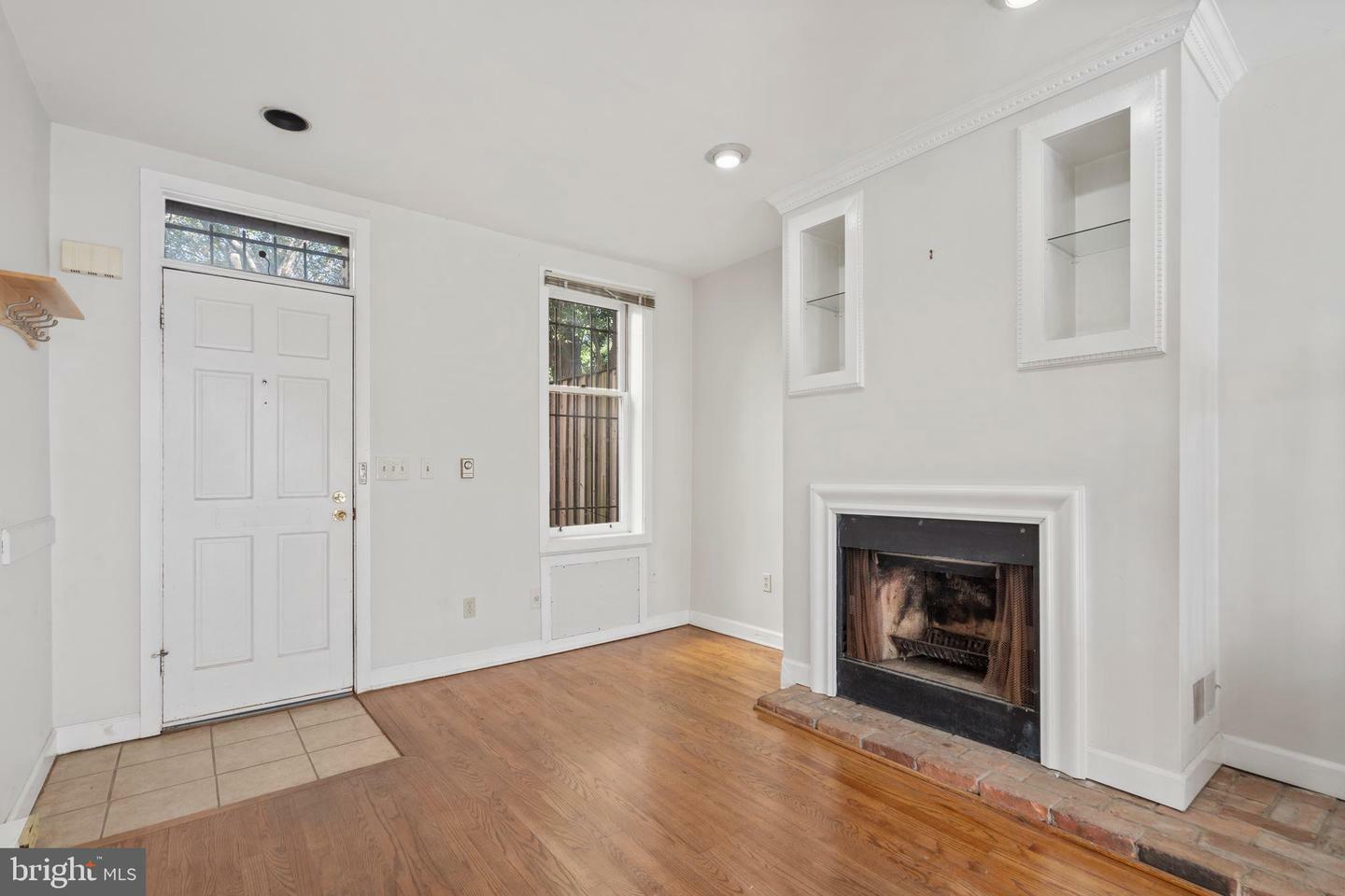 Property Photo:  642 9th Street NE  DC 20002 