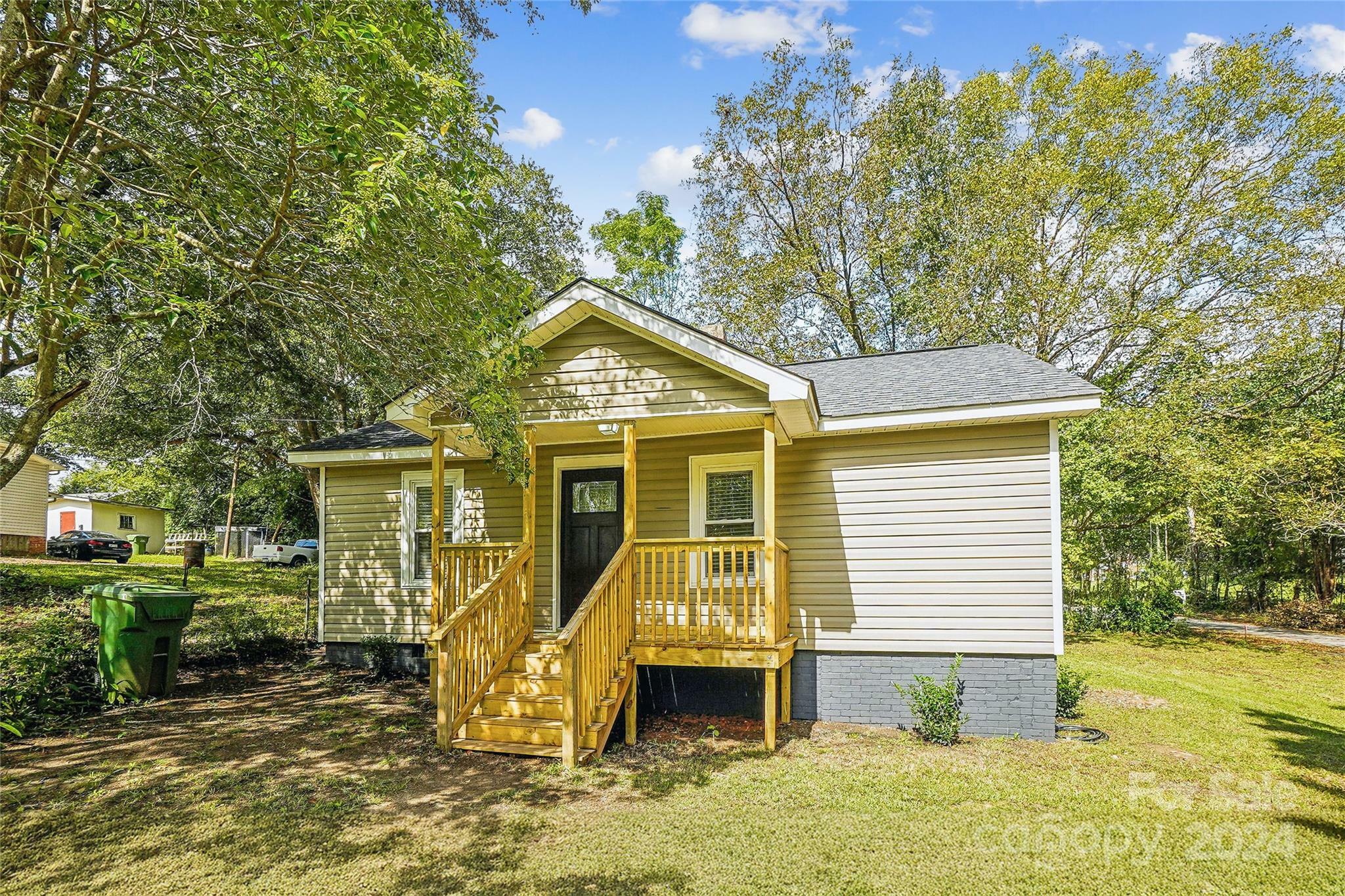 Property Photo:  804 Sowell Street  SC 29720 