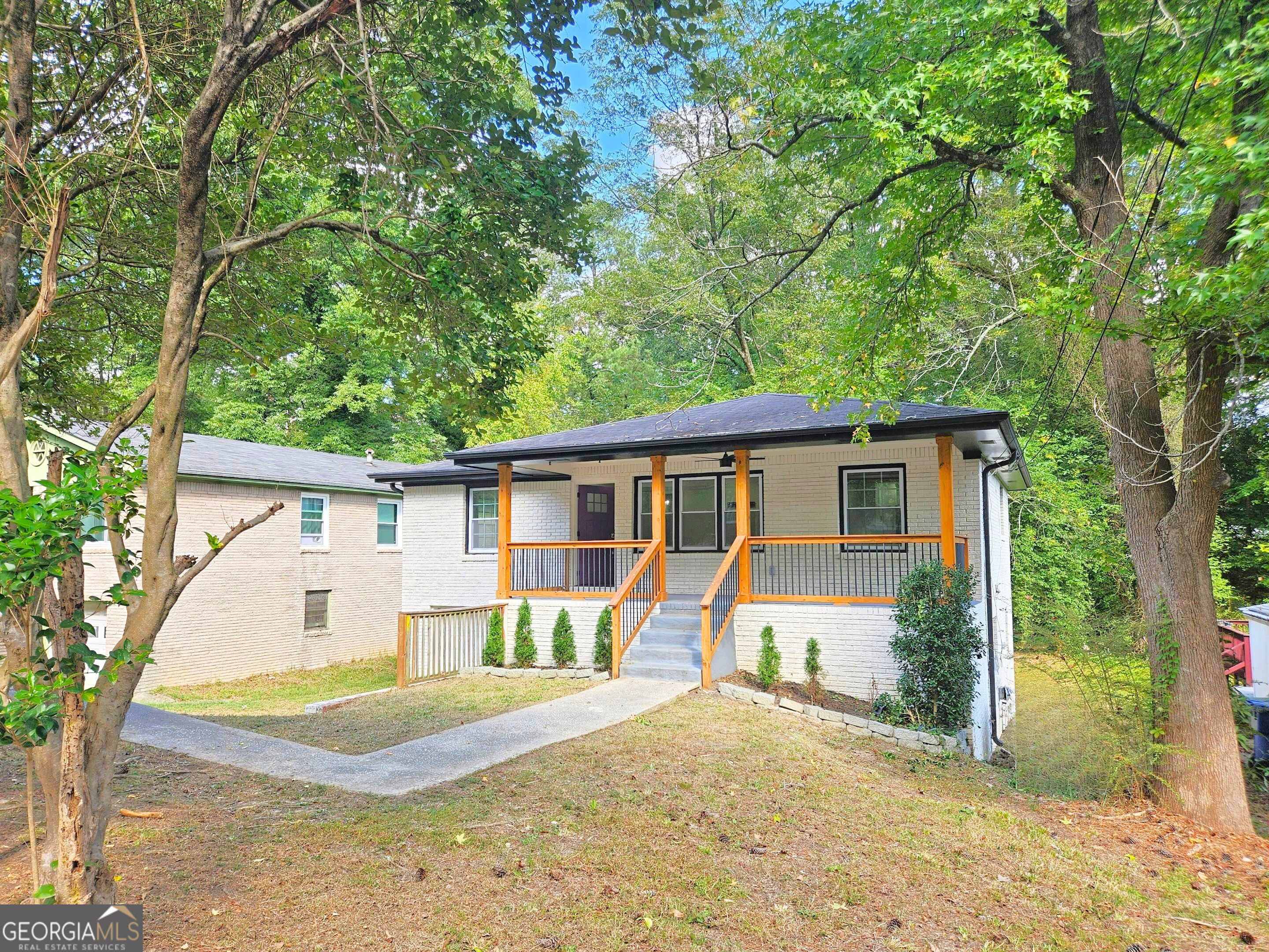 Property Photo: 495 Woods Drive NW GA 30318