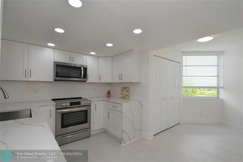 Property Photo:  1831 Sabal Palm Dr 407  FL 33324 