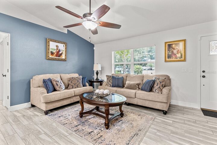 Property Photo:  4040 E Berry Street  FL 34453 