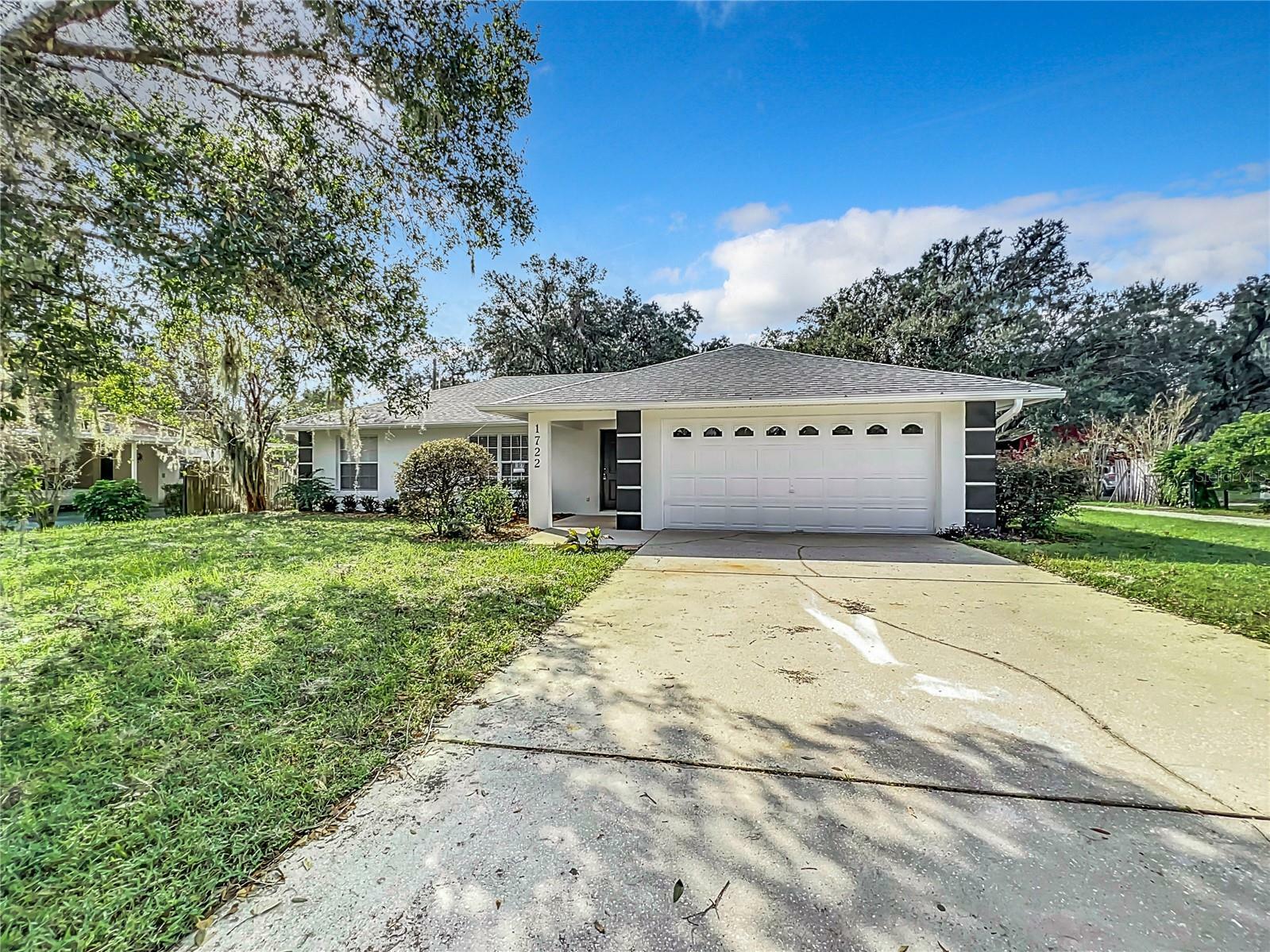 Property Photo:  1722 Montee Lane  FL 33811 