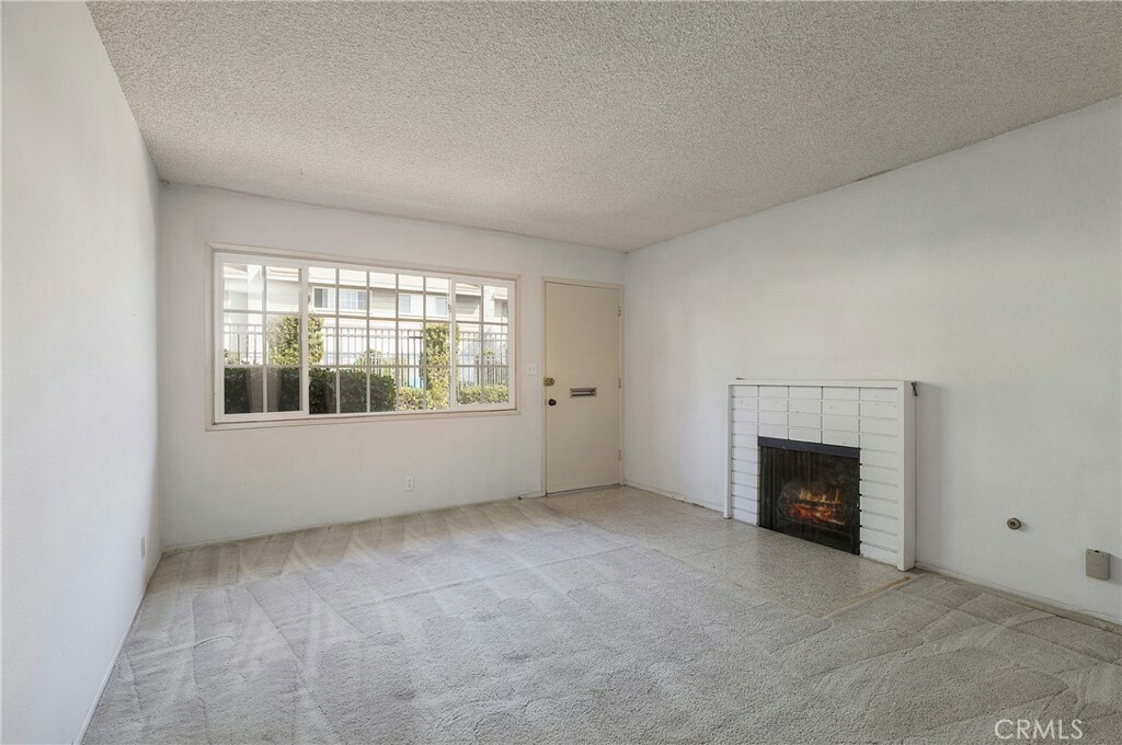 Property Photo:  1201 N California Street 4  CA 92867 