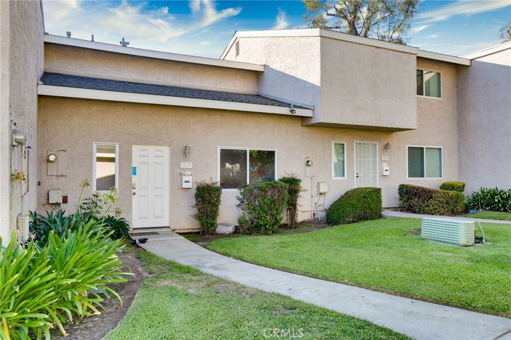 Property Photo:  1329 N Elderberry Ave  CA 91762 