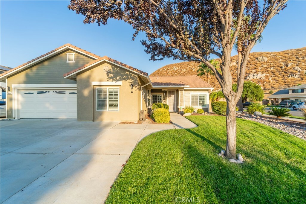 Property Photo:  1220 Spicestone Drive  CA 92545 