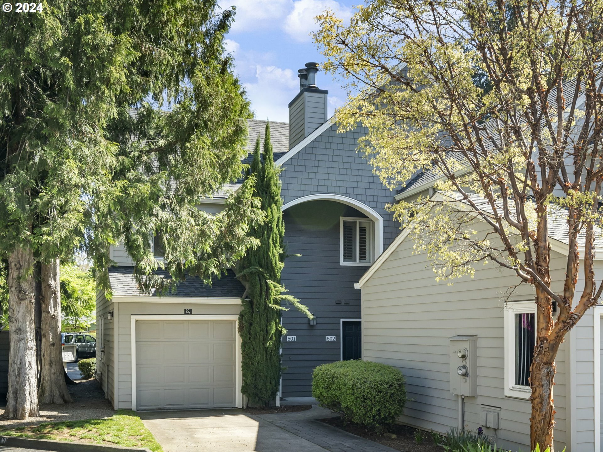 Property Photo: 5225 Jean Rd 501 OR 97035